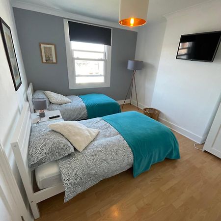 Вілла The Palms Brighton Екстер'єр фото