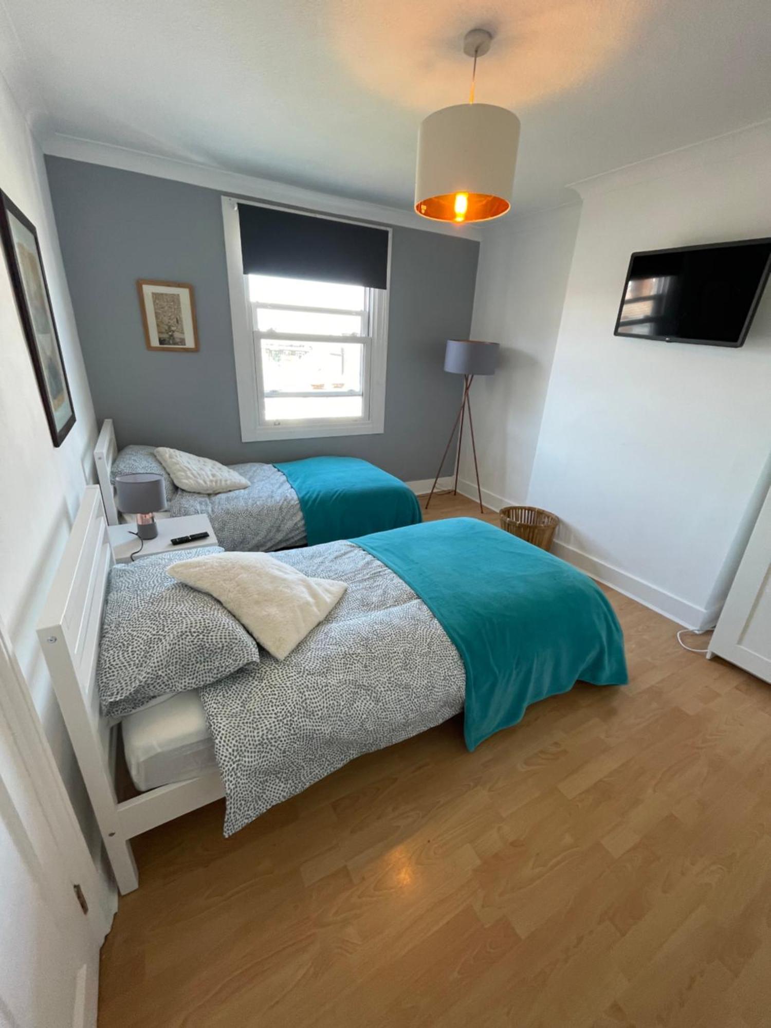 Вілла The Palms Brighton Екстер'єр фото